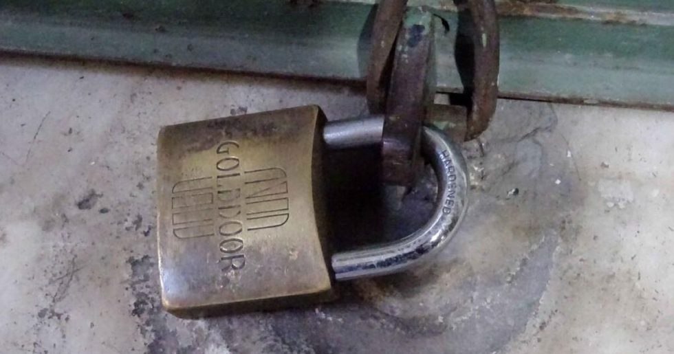 Μαζικός αφανισμός για τα μικρομάγαζα
